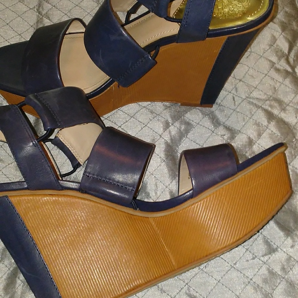 Shoes - Picture 4 of 7